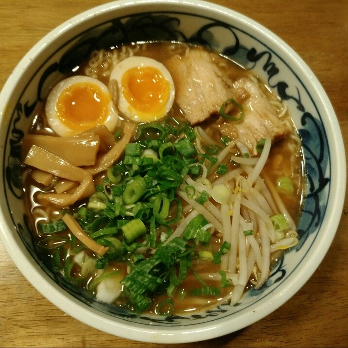 家で作ると安上がり！全部乗せラーメン！